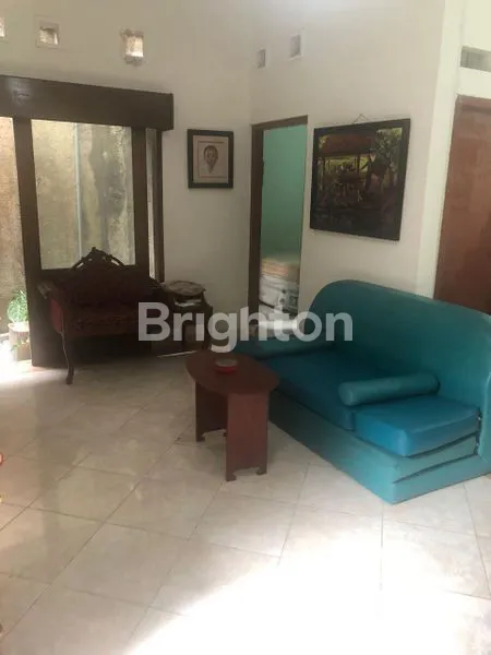 image RUMAH 2LANTAI 4+1BR DI AREA SESETAN DENPASAR SELATAN BALI  (2)