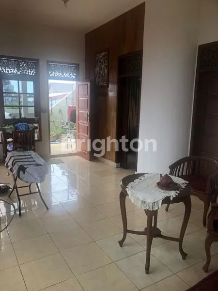 image RUMAH 2LANTAI 4+1BR DI AREA SESETAN DENPASAR SELATAN BALI  (1)
