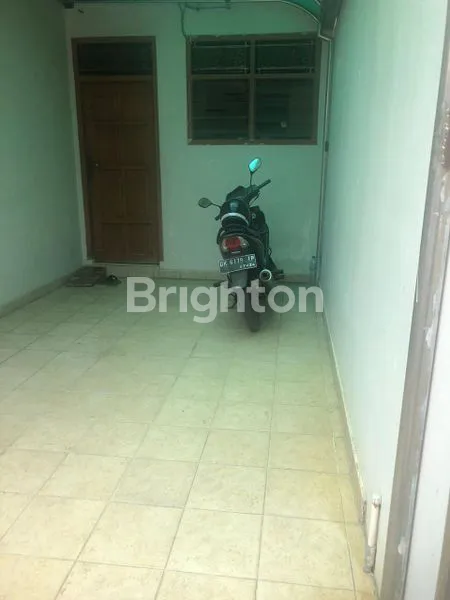 image RUMAH 2LANTAI 4+1BR DI AREA SESETAN DENPASAR SELATAN BALI  (8)