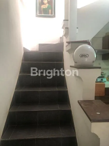 image RUMAH 2LANTAI 4+1BR DI AREA SESETAN DENPASAR SELATAN BALI  (5)