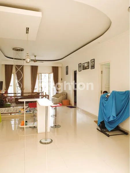 image RUMAH BESAR 4+1 KT DI CLUSTER PALEM SEMI (3)