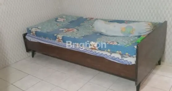 image DI SEWAKAN RUMAH SIAP HUNI 2 (DUA). LANTAI.  PUSAT KOTA SURABAYA (2)