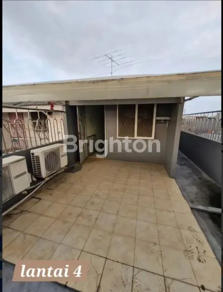 image RUMAH JELAMBAR 4 LANTAI  (8)