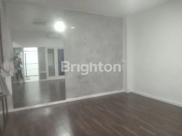 image SIAP HUNI RAPIH SEMI FURNISHED DEKAT ST MRT DI LEBAK BULUS JAKARTA SELATAN (3)