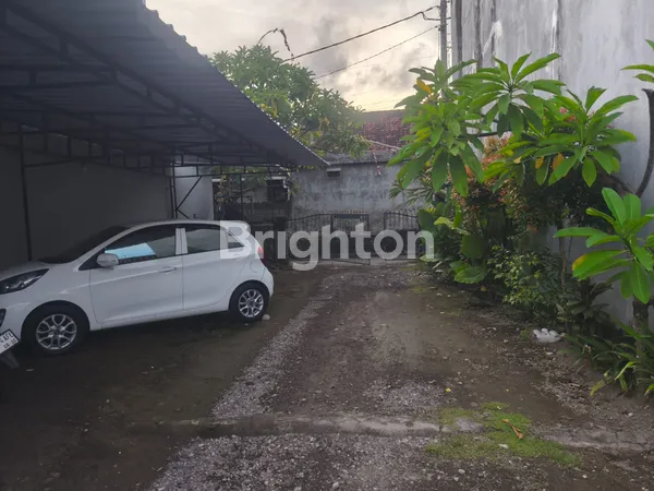 image DIJUAL TANAH LUAS + BANGUNAN LAMA RUMAH & KOS TERPISAH | FOKUS NILAI TANAH | JL. MAYANG SARI II, SIDAKARYA (1)