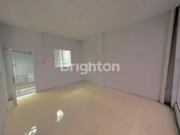 image GUDANG LUAS: 280M² KALIDERES JAKARTA BARAT SANGAT STRATEGIS DAN AMAN (3)