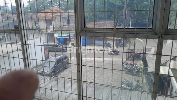 image RUKO 3 LANTAI, AREA PARKIR LUAS DI SERPONG (3)