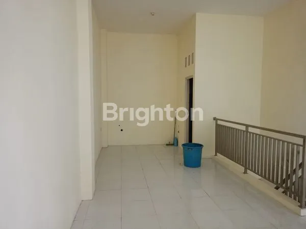 image RUMAH SEMI RUKO MODEL PLONG COCOK UNTUK BUKA USAHA GROGOL (3)