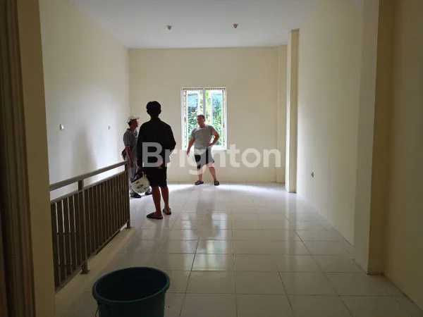 image RUMAH SEMI RUKO MODEL PLONG COCOK UNTUK BUKA USAHA GROGOL (6)