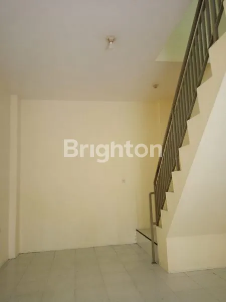 image RUMAH SEMI RUKO MODEL PLONG COCOK UNTUK BUKA USAHA GROGOL (7)