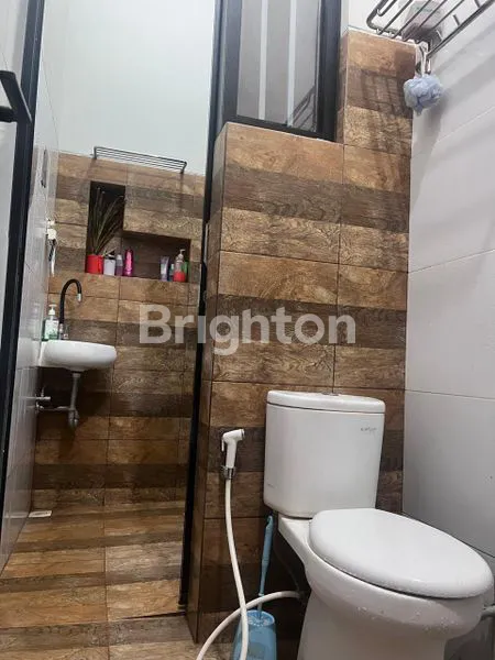 image RUMAH STRATEGIS DEKAT UBAYA, 5 KT & GARASI 2 MOBIL (7)