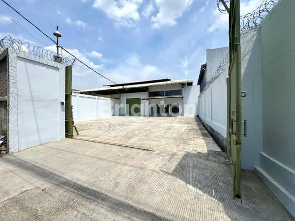 image DISEWAKAN GUDANG STRATEGIS CENGKARENG – HALAMAN LUAS & AKSES MUDAH (2)