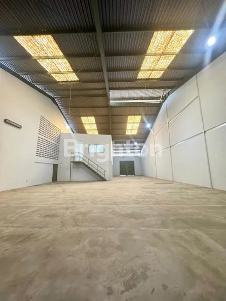 image DISEWAKAN GUDANG STRATEGIS CENGKARENG – HALAMAN LUAS & AKSES MUDAH (4)