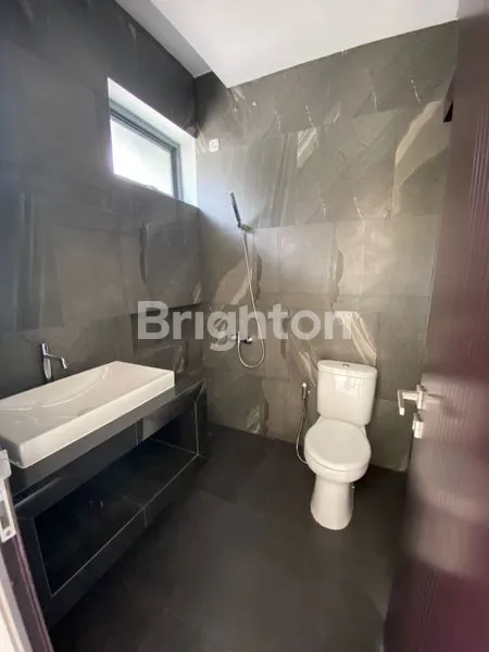 image RUMAH 2 LANTAI FIRST STONE CLUSTER AGATE 5 MENIT KE GADING SERPONG (8)