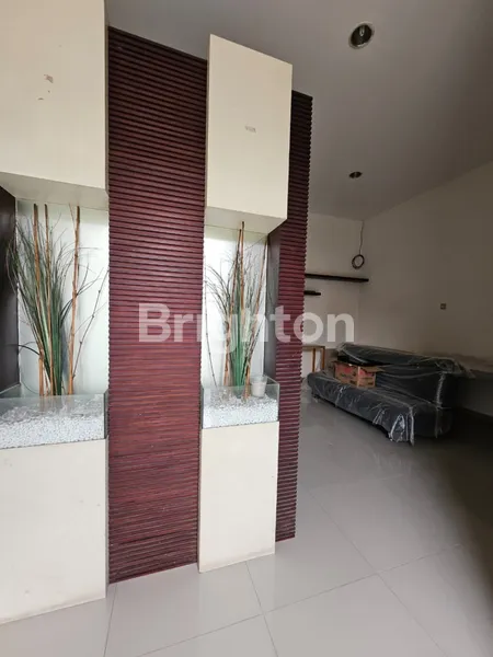 image RUMAH NYAMAN DI METRO PERMATA 1 AKSES SANGAT DEKAT DENGAN TOL DAN ROW JALAN LEBAR (2)