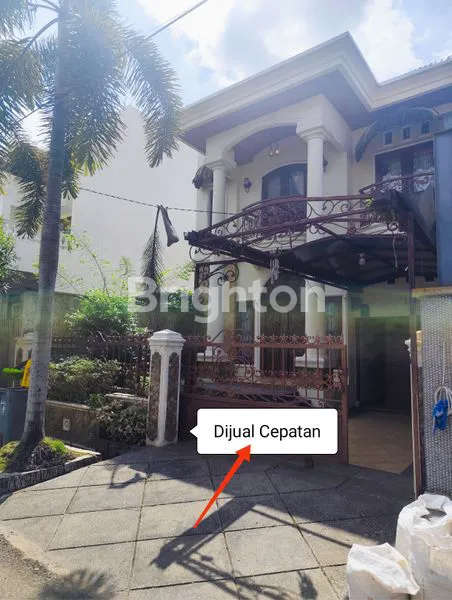 RUMAH ELITE  SIAP HUNI DI KOMPLEK GRIYA RIATUR INDAH - MEDAN