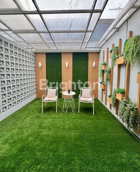 image RUMAH 2 LANTAI ESTETIK FULLY FURNISHED DI SUVARNA SUTERA TANGERANG (1)