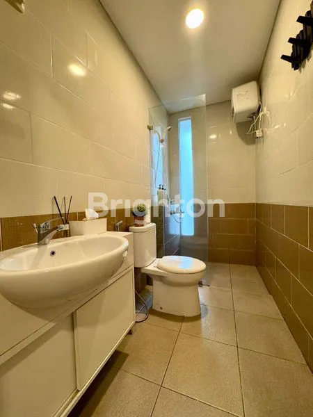 image RUMAH 2 LANTAI ESTETIK FULLY FURNISHED DI SUVARNA SUTERA TANGERANG (7)