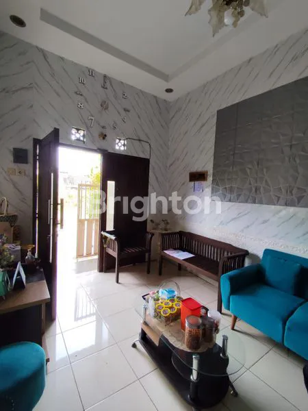 image DIJUAL RUMAH 3 LANTAI SIAP HUNI PERUMAHAN ASRIKATON MAIN ROAD JALAN KEMBAR STRATEGIS SELANGKAH KE TOL PAKIS KABUPATEN MALANG  (6)