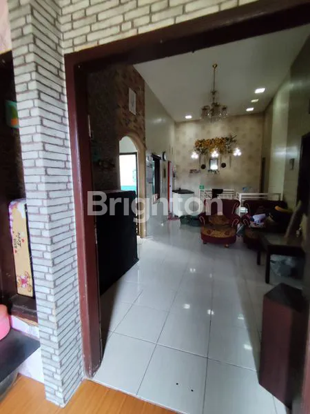 image DIJUAL RUMAH 3 LANTAI SIAP HUNI PERUMAHAN ASRIKATON MAIN ROAD JALAN KEMBAR STRATEGIS SELANGKAH KE TOL PAKIS KABUPATEN MALANG  (5)