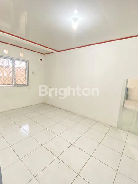 image DIJUAL RUMAH  SATU SETENAGH LANTAI DI TAMAN SEMANAN ,JAKARTA BARAT (1)