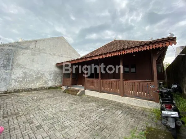 image RUMAH LIMASAN KAYU JATI DI JALAN DAMAI DEKAT UGM (1)