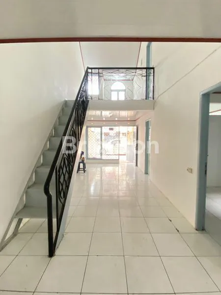 image DIJUAL RUMAH  SATU SETENAGH LANTAI DI TAMAN SEMANAN ,JAKARTA BARAT (3)