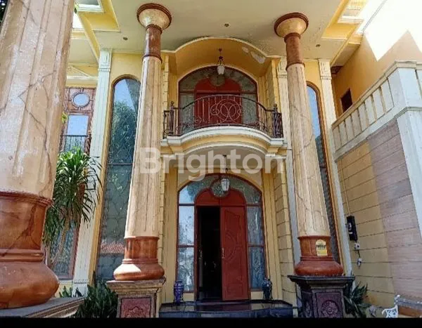 image RUMAH MEWAH DENGAN KOLAM RENANG DI SEMARANG BARAT (4)