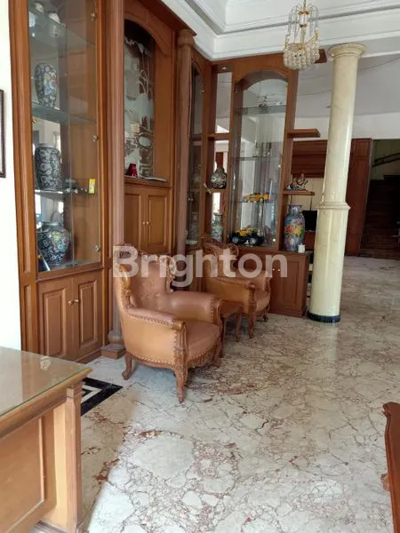 image RUMAH MEWAH DENGAN KOLAM RENANG DI SEMARANG BARAT (2)