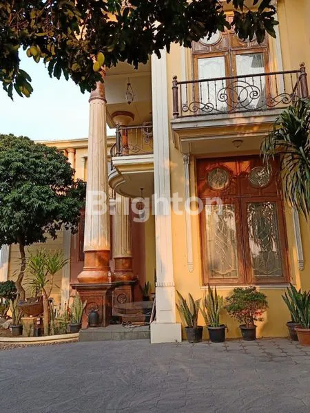 image RUMAH MEWAH DENGAN KOLAM RENANG DI SEMARANG BARAT (5)