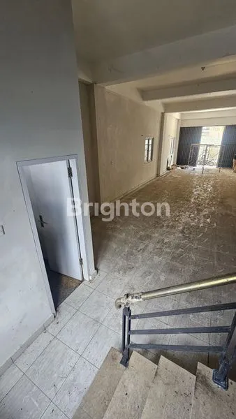 image RUKO 4 LANTAI DI TENGAH KOTA BALIKPAPAN COCOK UNTUK KANTOR (5)