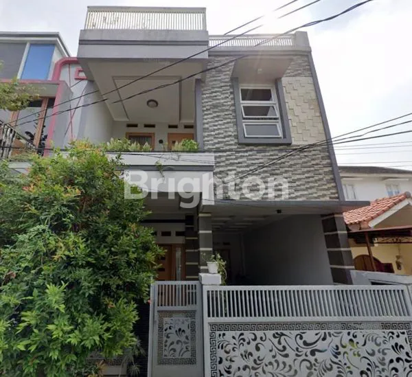 image RUMAH 3 LANTAI DI MAHKOTA SIMPRUG (1)