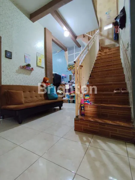 image DIJUAL RUMAH LUAS 3 LANTAI AREA ASRIKATON POSISI MAINROAD JALAN UTAMA STRATEGIS SELANGKAH KE TOL PAKIS DAN BANDARA KABUPATEN MALANG (5)