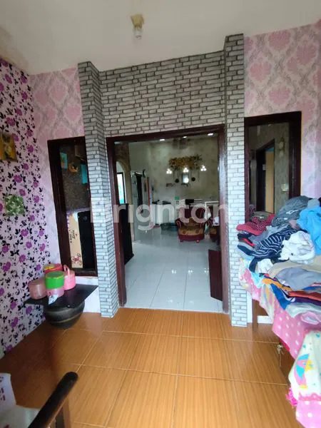image DIJUAL RUMAH LUAS 3 LANTAI AREA ASRIKATON POSISI MAINROAD JALAN UTAMA STRATEGIS SELANGKAH KE TOL PAKIS DAN BANDARA KABUPATEN MALANG (6)