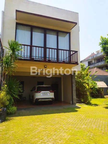 image RUMAH MEWAH SIAP HUNI DI SANUR, 4 KT, KOLAM RENANG (2)