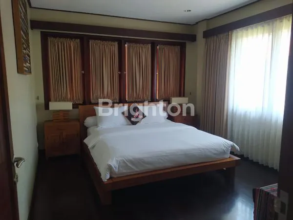 image RUMAH MEWAH SIAP HUNI DI SANUR, 4 KT, KOLAM RENANG (5)