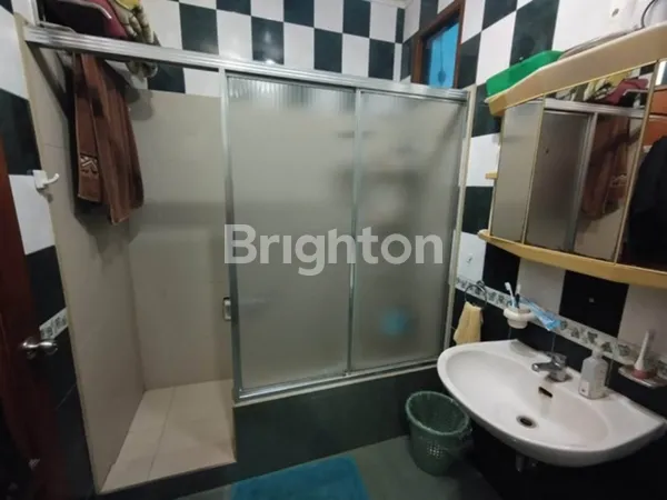 image RUMAH TERAWAT VILLA TAMAN GAPURA SEMI FURNISH, LOKASI STRATEGIS  (7)