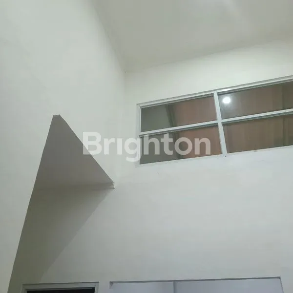 image RUMAH SIAP HUNI DI TRIRAKSA VILLAGE 2 TANGERANG (8)