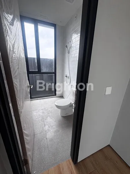 image SEWA RUMAH AMEGA WESTPARK DEKAT SURABAYA BARAT GRESIK MENGGANTI 2 LANTAI (5)