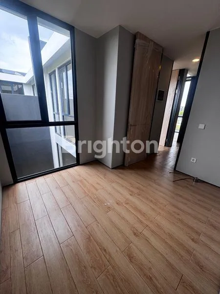 image SEWA RUMAH AMEGA WESTPARK DEKAT SURABAYA BARAT GRESIK MENGGANTI 2 LANTAI (4)