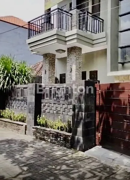 image RUMAH 2 LANTAI ADA KOLAM RENANG SIAP HUNI DI PADANGSAMBIAN (2)