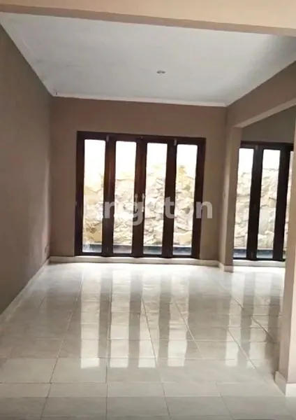 image RUMAH 2 LANTAI ADA KOLAM RENANG SIAP HUNI DI PADANGSAMBIAN (4)