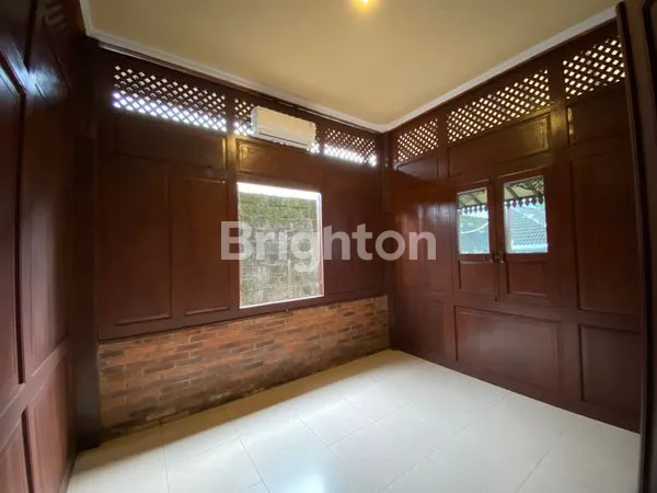 image RUMAH LIMASAN KAYU JATI DI JALAN DAMAI DEKAT UGM (3)