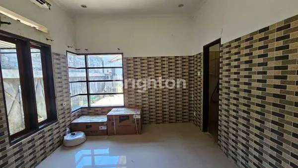 image DIJUAL RUMAH 2 LANTAI UBUNG KAJA (7)