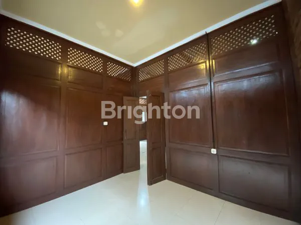 image RUMAH LIMASAN KAYU JATI DI JALAN DAMAI DEKAT UGM (7)