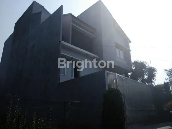 image DI JUAL RUMAH 3 SETENGAH LANTAI DI KOMPLEK DUTA GARDENIA BENDA TANGERANG  (1)