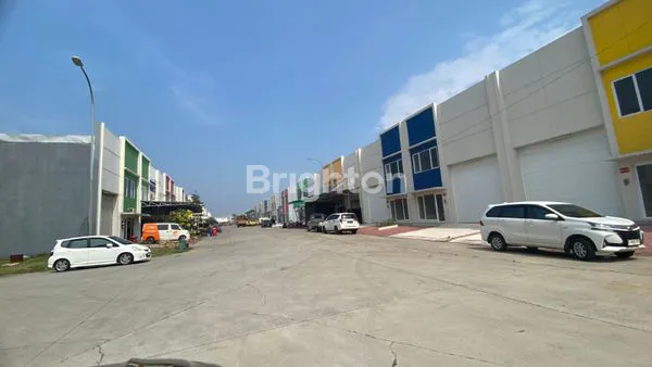 image GUDANG MODERN DAN BISNIS DIKAWASAN 3BISNIS KARAWANG BEKASI BARAT (5)