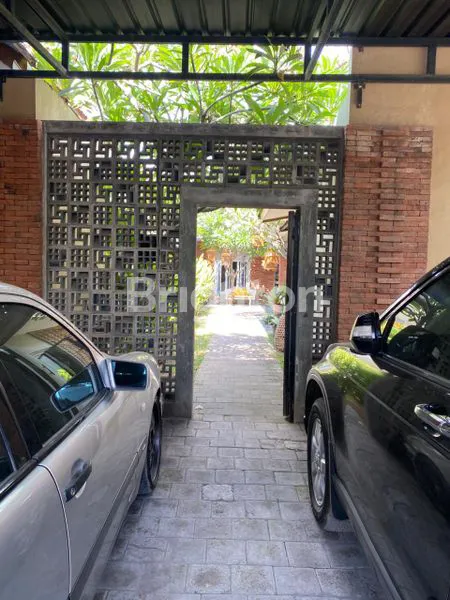 image RUMAH FULL FURNISH SIAP HUNI LOKASI STRATEGIS RENON DENPASAR (6)