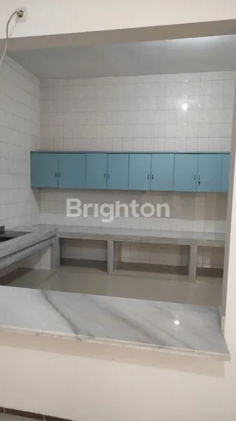 image RUMAH BANGUNAN 2.5 LANTAI DI JALAN NGAGEL JAYA SURABAYA (8)