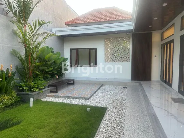 image RUMAH SEMI VILLA LANTAI 1 DENGAN KEBUN YG RAPIH DI TENGAH KOTA DENPASAR (7)